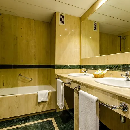 Hotel Infanta Cristina 4*