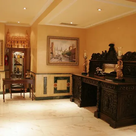 Infanta Cristina ホテル ハエン