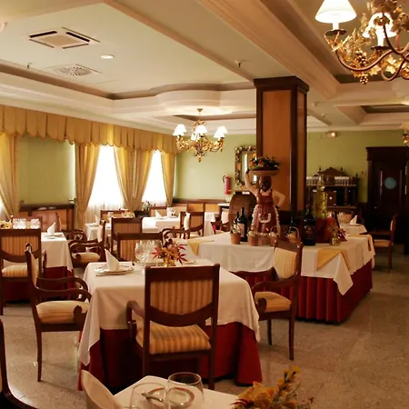 Hotel Infanta Cristina 4*